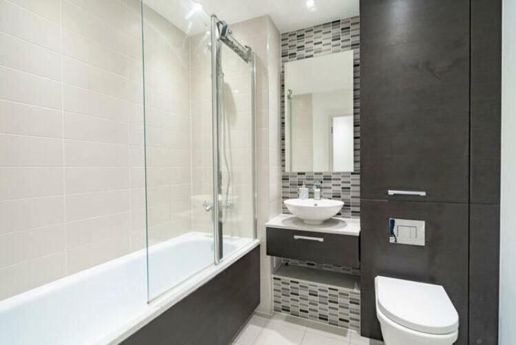 Room With Private Bathroom In A Modern Two Bedroom Two Bathroom Flat Londýn Exteriér fotografie